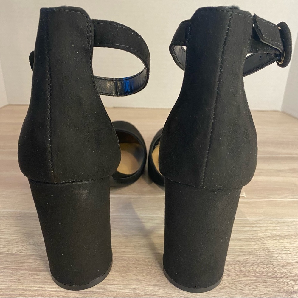 Lauren Conrad black faux suede round heels closed toe with strap size 7.5 - Picture 9 of 14